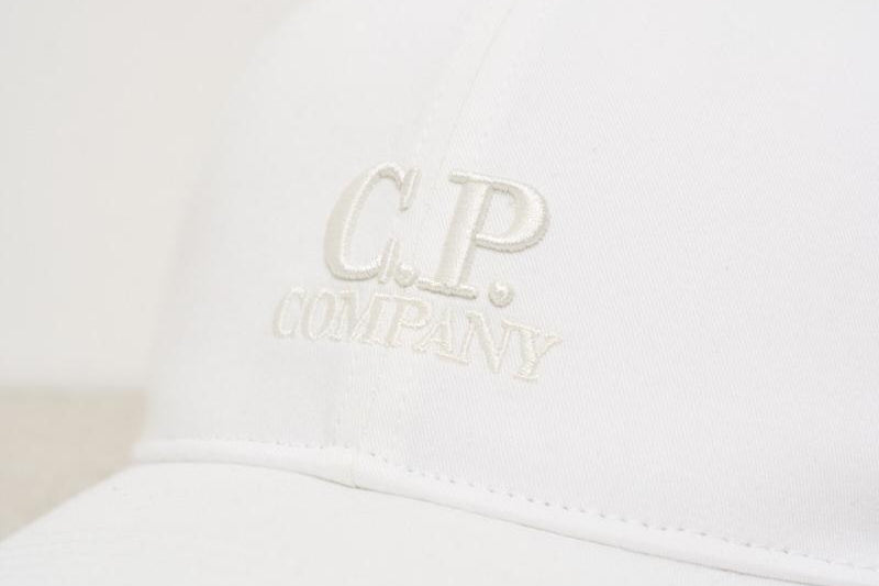 Cappellino uomo da baseball bianco AC282A 103 CP COMPANY 