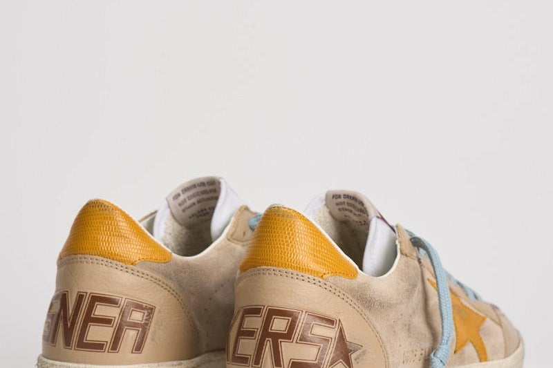 Sneakers uomo Ball Star beige e arancioni GMF00117 F00749515778 GOLDEN GOOSE 