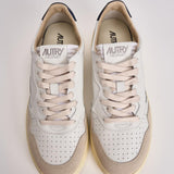 Sneakers uomo Medalist low in suede beige e blu AULM LS28 AUTRY 