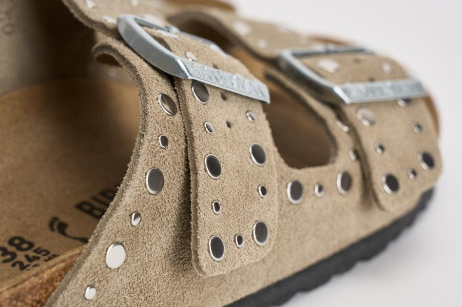 Sandalo donna beige effetto suede  con borchie 1029390 TAUPE BIRKENSTOCK 