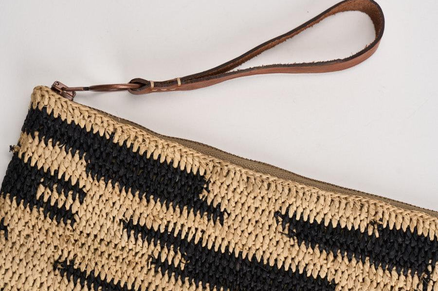 Pochette donna Ampy in rafia animalier nera AMPY ZEBRA IBELIV 