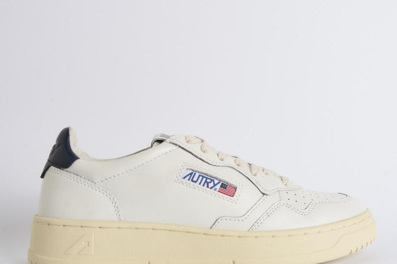Sneakers uomo in pelle bianca con spoiler AULM LL12 AUTRY 