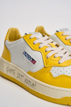 Sneakers uomo Medalist Low bianca e gialla AULM BH01 AUTRY 