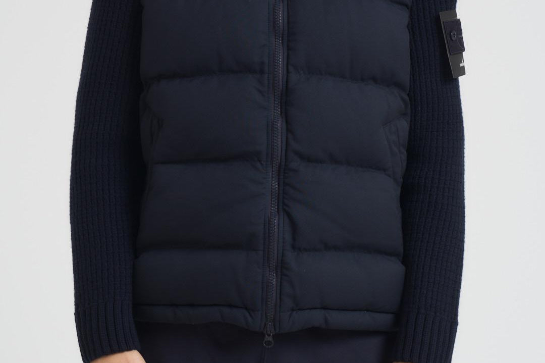 Piumino uomo con maniche in maglia blu 4100098 S0F26V0020 STONE ISLAND 