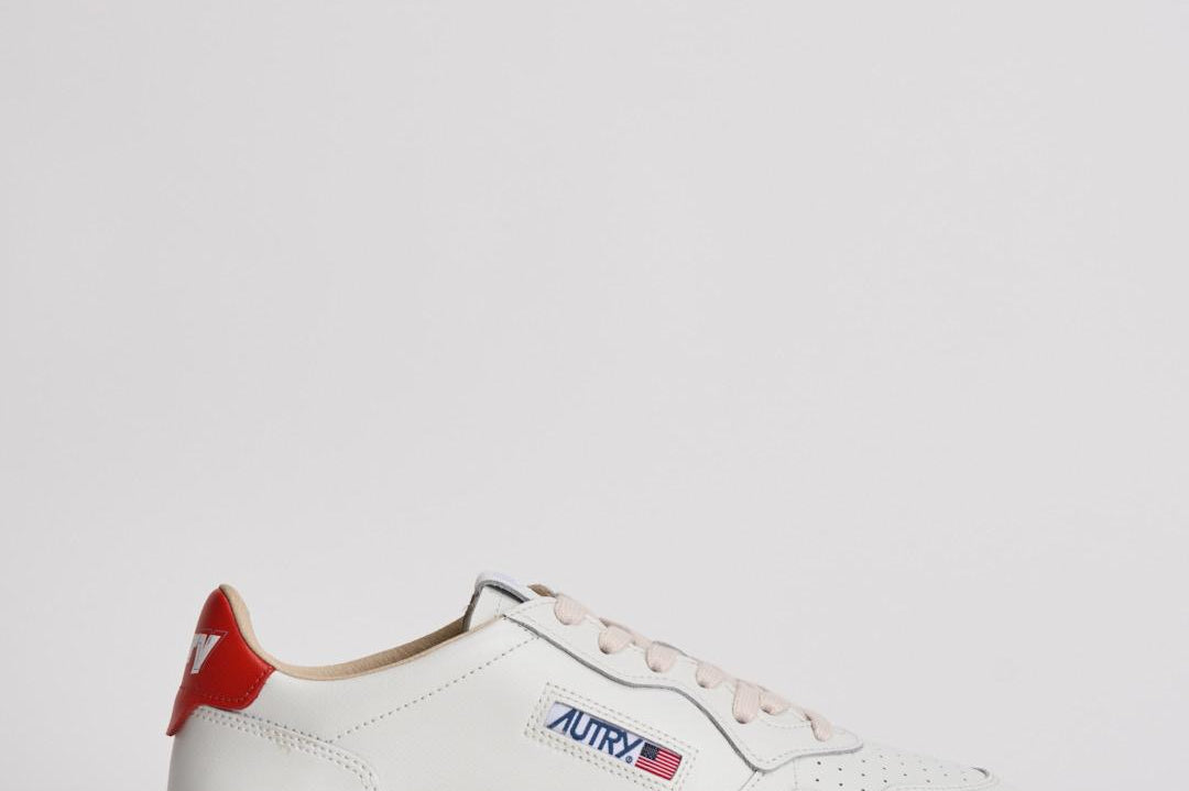 Sneakers uomo Medalist Low bianca e rossa AULM TB03 AUTRY 