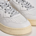 Sneakers donna Medalist bianca e cipria AULW SW02 AUTRY 