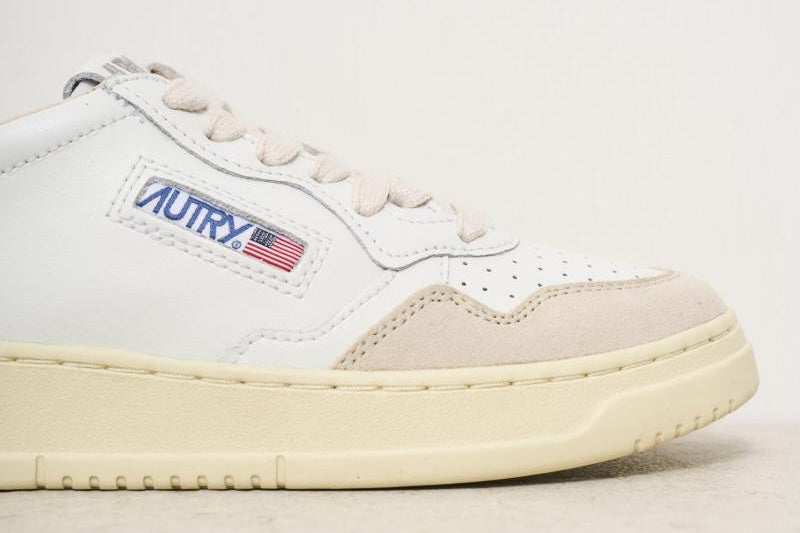 Sneakers donna medalist low in pelle e suede AULW LS21 AUTRY 