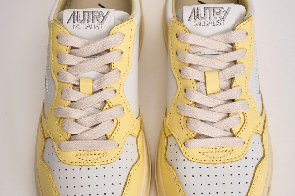 Sneakers donna Medalist gialla AULW WB63 AUTRY 