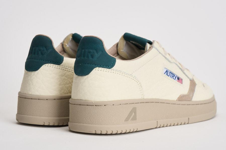 Sneakers uomo Medalist Low panna e verde AULM NE18 AUTRY 