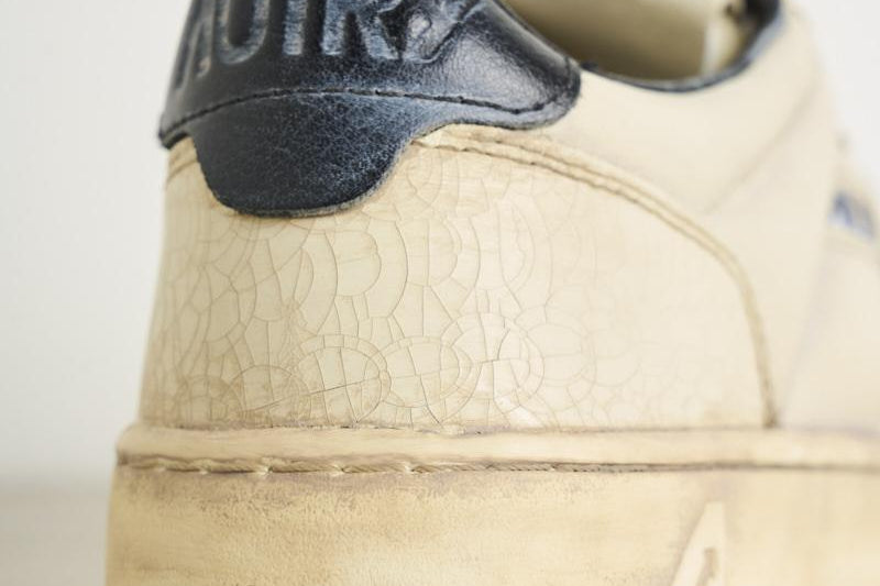 Sneakers donna Medalist effetto vintage AVLW AD01 AUTRY 
