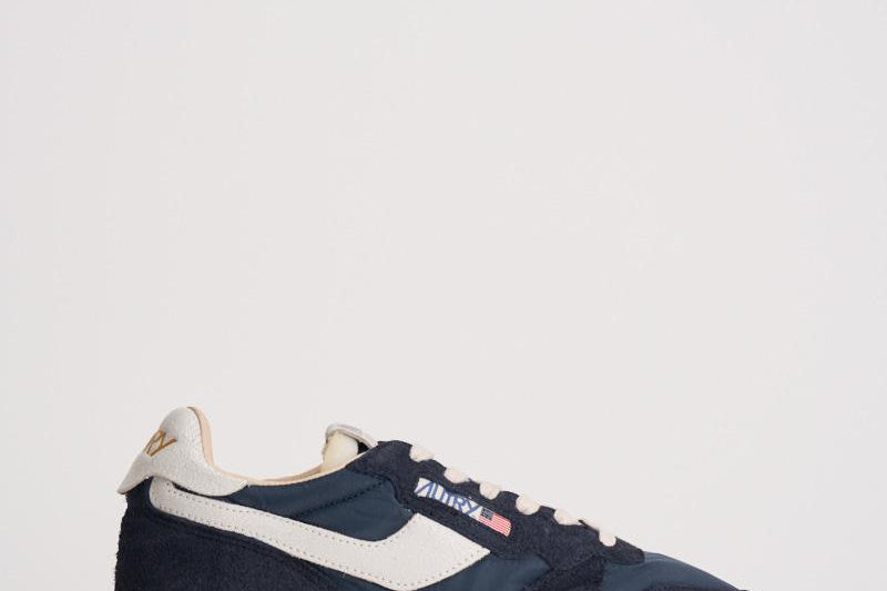 Sneakers Reelwind low blu notte WWLM NC30 AUTRY 