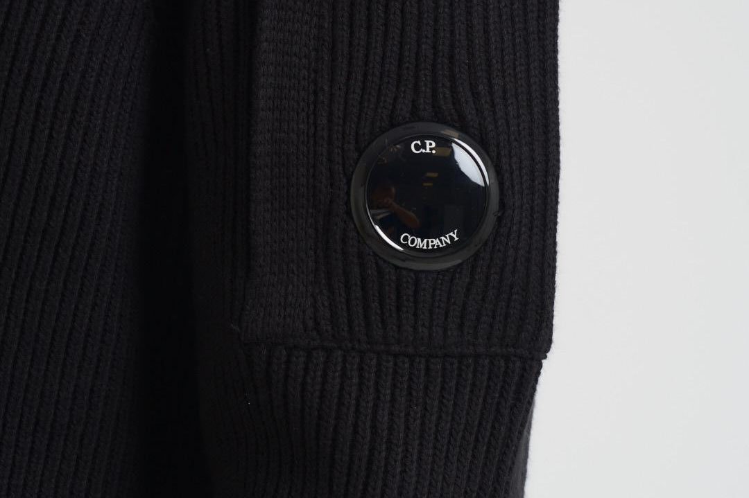 Maglione uomo girocollo a coste lunghe nero MKN015A 00668A999 CP COMPANY 