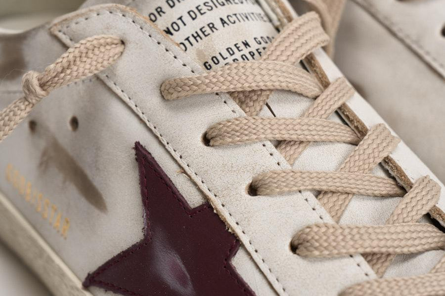 Sneakers uomo Super-star bianca e bordeaux GMF00101 F00811410350 GOLDEN GOOSE 