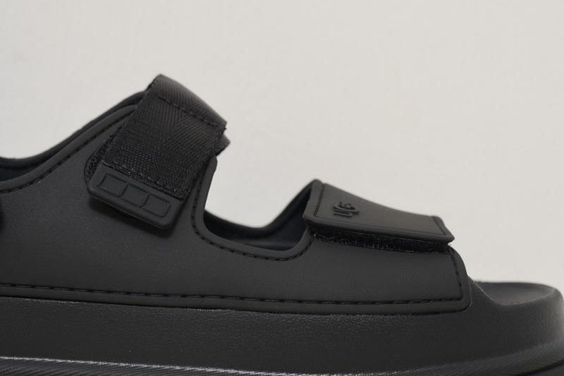UGG 1152685BLACK