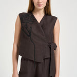 Top donna marrone con ricamo F6SL90 W18 LIVIANA CONTI 