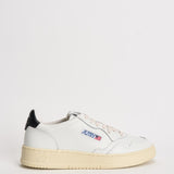 Sneakers uomo Medalist Low bianca e nera AULM LL22 AUTRY 