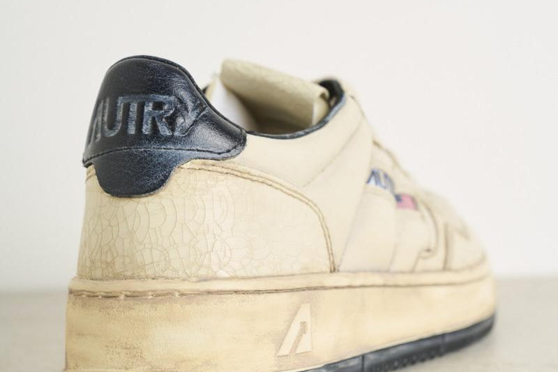 Sneakers donna Medalist effetto vintage AVLW AD01 AUTRY 