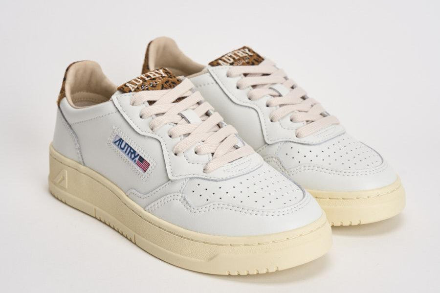 Sneakers Medalist Low donna bianche e animalier AULW HJ02 AUTRY 