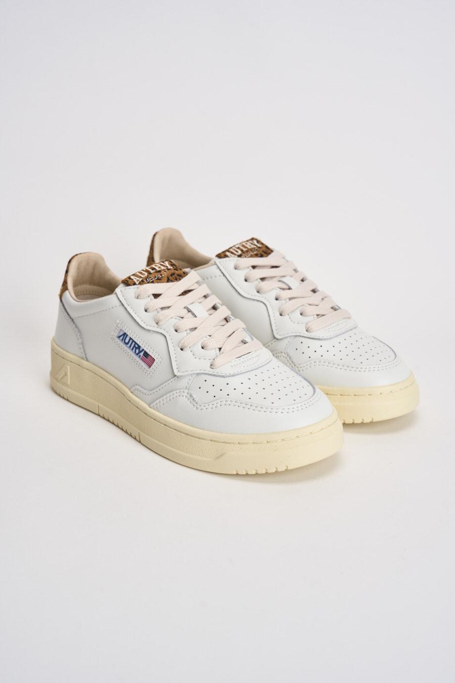 Sneakers Medalist Low donna bianche e animalier AULW HJ02 AUTRY 