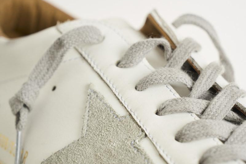 Sneakers uomo bianco e cammello GMF00102 F00218210803 GOLDEN GOOSE 