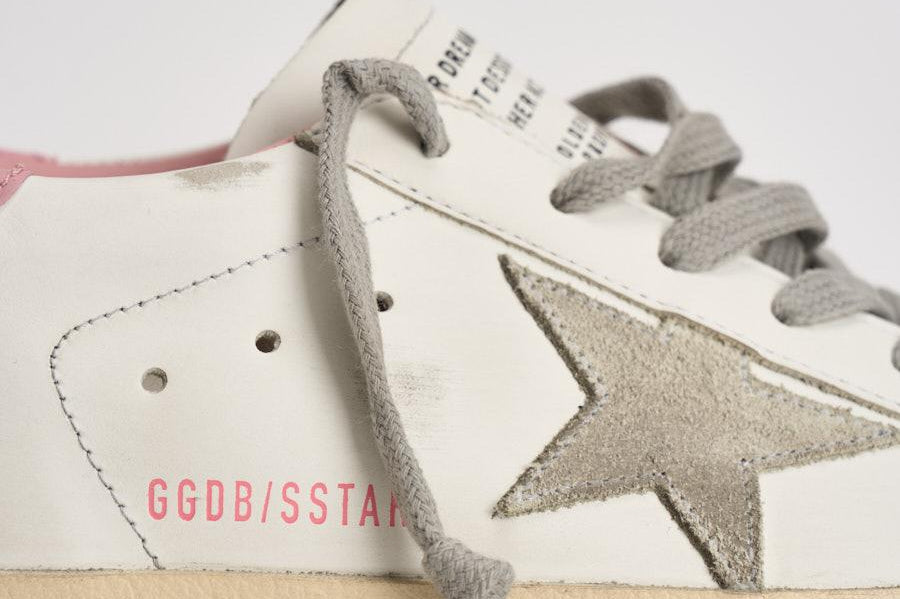Sneakers donna Super Star bianche e rosa GWF00102 F00256910914 GOLDEN GOOSE 