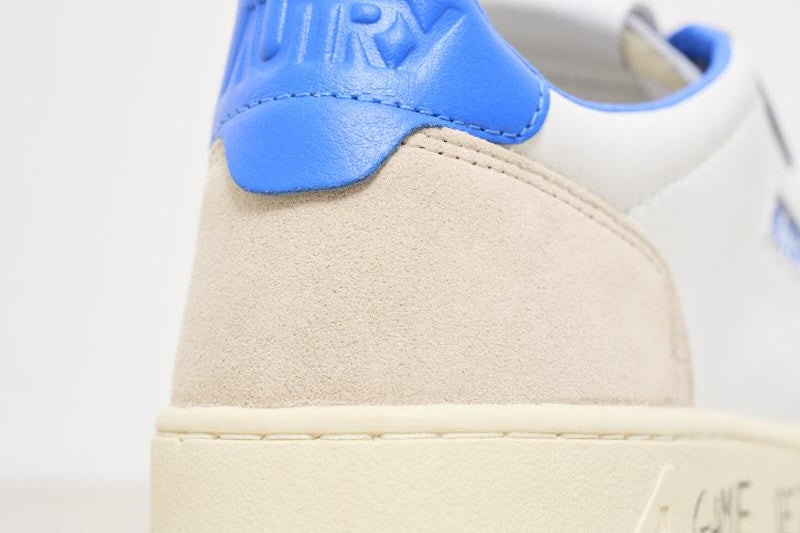Sneakers uomo Medalist in suede e pelle con scritta laterale AULM MA06 AUTRY 
