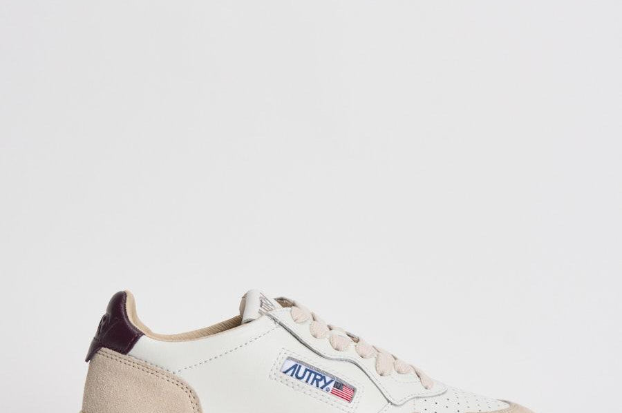 Sneakers donna medalist low in suede e bordeaux. AULW LS18 AUTRY 