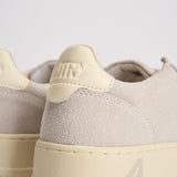 Sneakers uomo Medalist low in suede grigio AULM UH01 AUTRY 