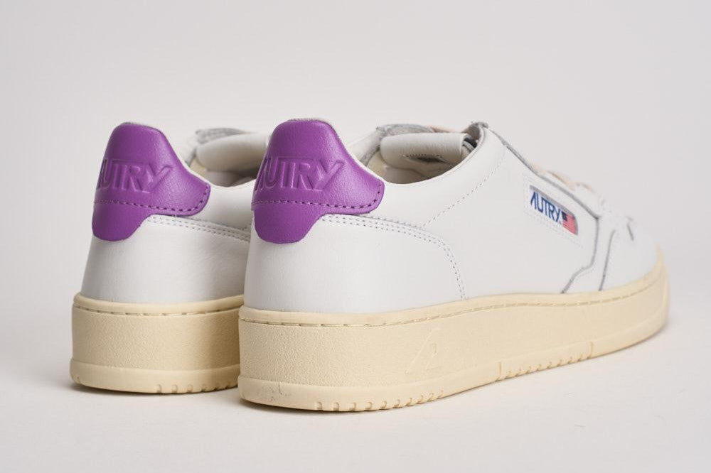 Sneakers uomo Medalist Low bianca e viola AULM LL08 AUTRY 