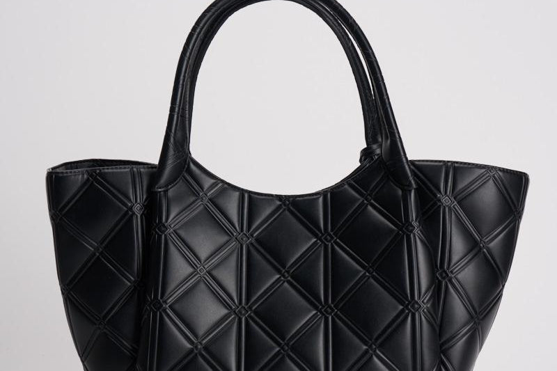 Borsa donna matelassé nera EW001009 AF17630UC001 EMPORIO ARMANI 