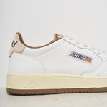 Sneakers uomo Medalist bianca e marrone AULM VS03 AUTRY 