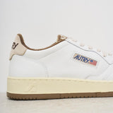 Sneakers uomo Medalist bianca e marrone AULM VS03 AUTRY 