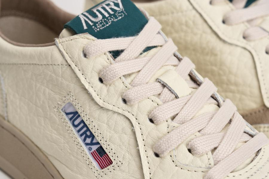 Sneakers uomo Medalist Low panna e verde AULM NE18 AUTRY 