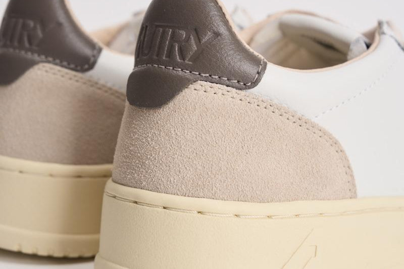 Sneakers uomo Medalist low in suede beige e grigio AULM LS01 AUTRY 