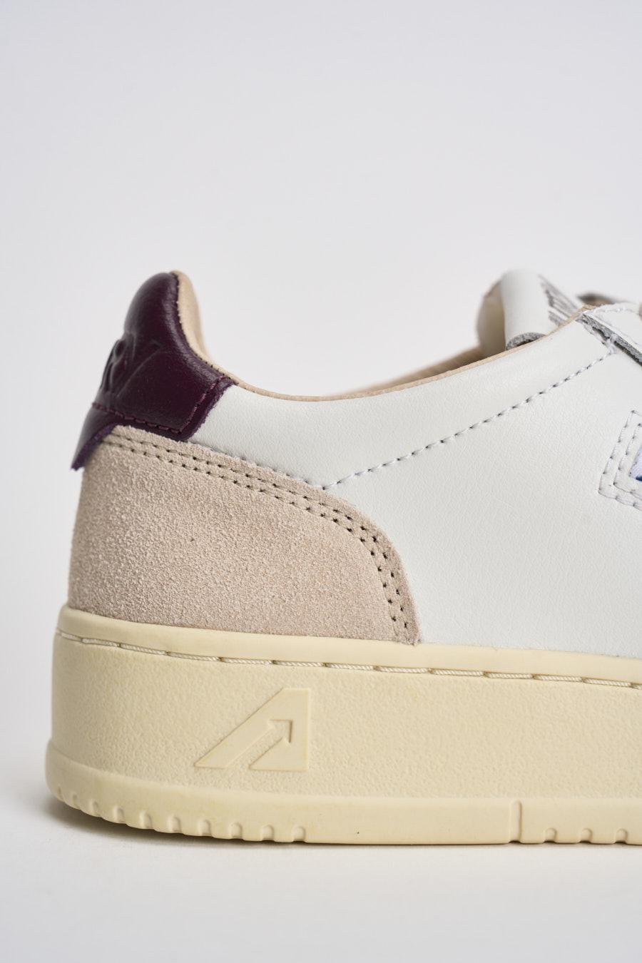 Sneakers donna medalist low in suede e bordeaux. AULW LS18 AUTRY 