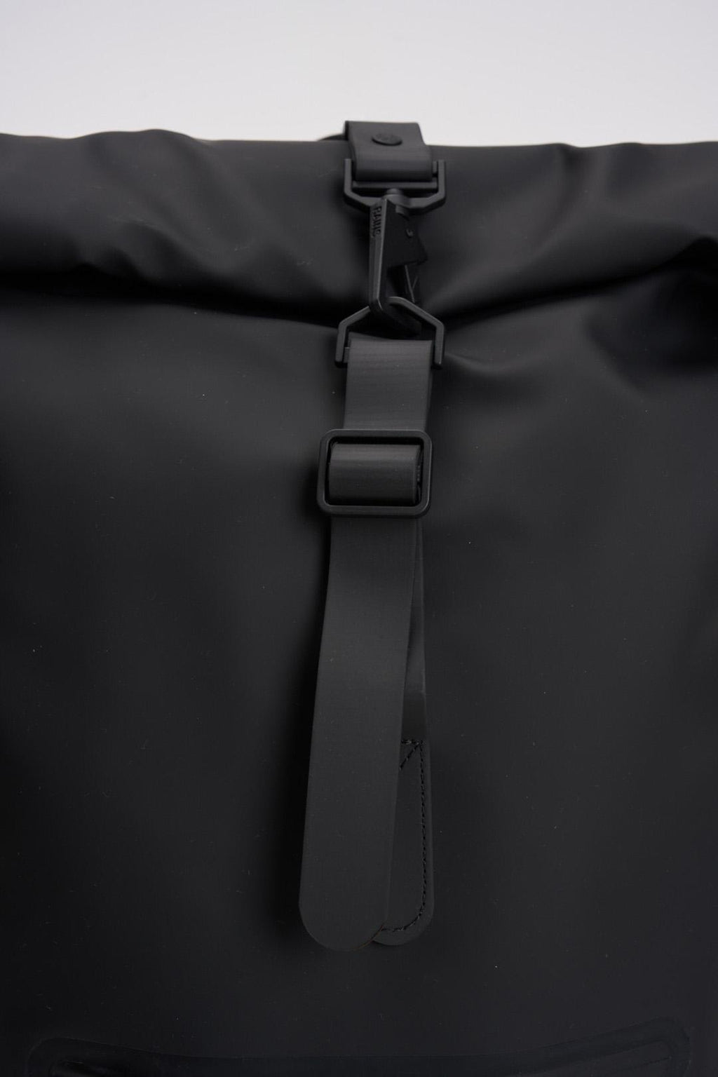 Zaino uomo impermeabile nero 13320 01 RAINS 