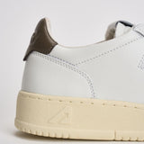 Sneakers uomo Medalist low bianca e marrone AULM LL28 AUTRY 