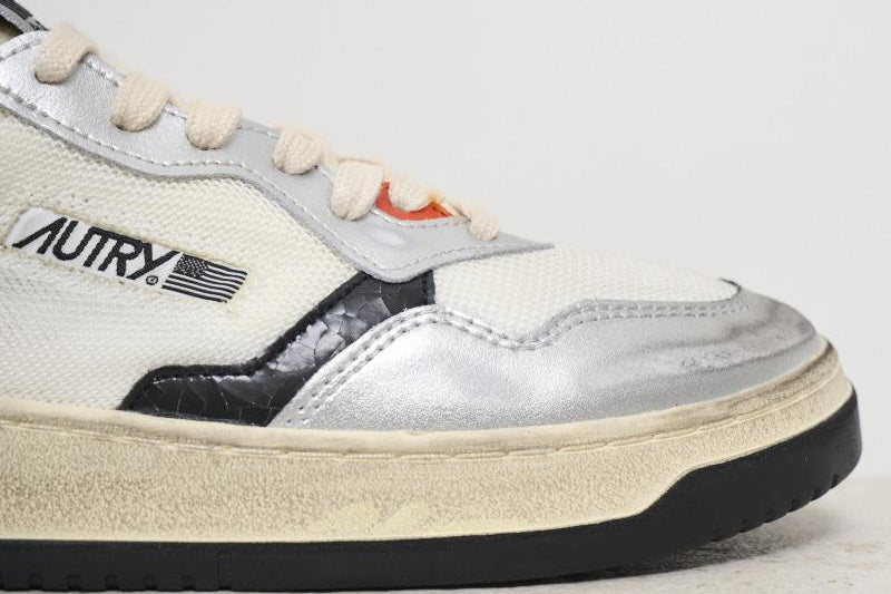 Sneakers uomo Medalist Super Vintage bianca, nera e argento AVLM MS13 AUTRY 