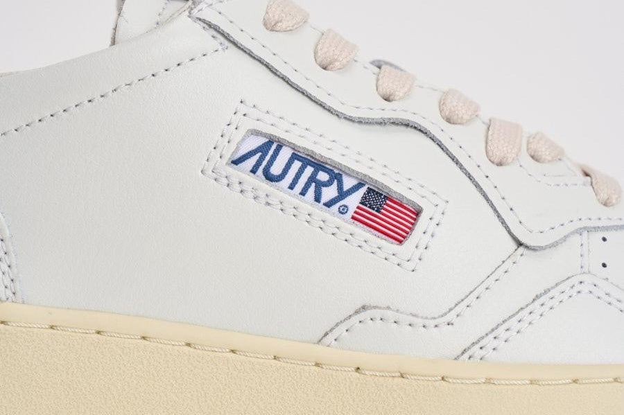 Sneakers uomo Medalist low bianca e marrone AULM LL28 AUTRY 