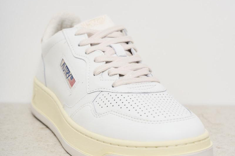 Sneakers uomo Medalist panna e beige AULM VS05 AUTRY 
