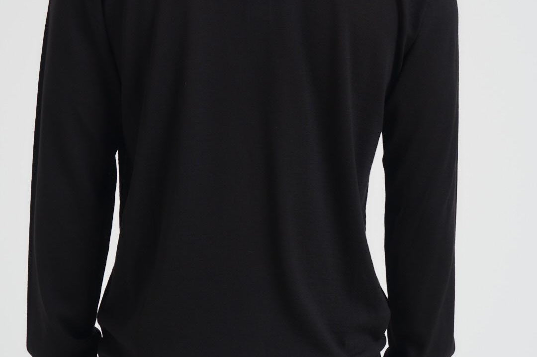 Polo uomo in lana merino nera GMP01353 P00104190100 GOLDEN GOOSE 