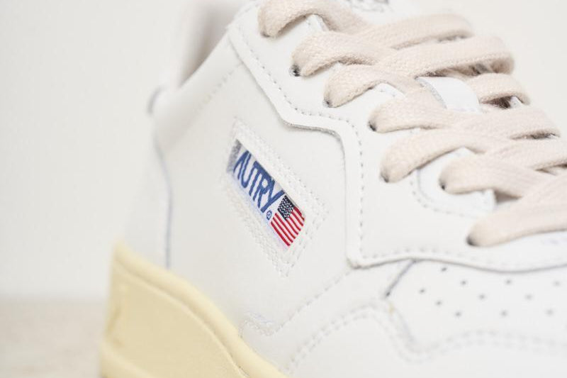 Sneakers donna medalist low AULW LL15 AUTRY 
