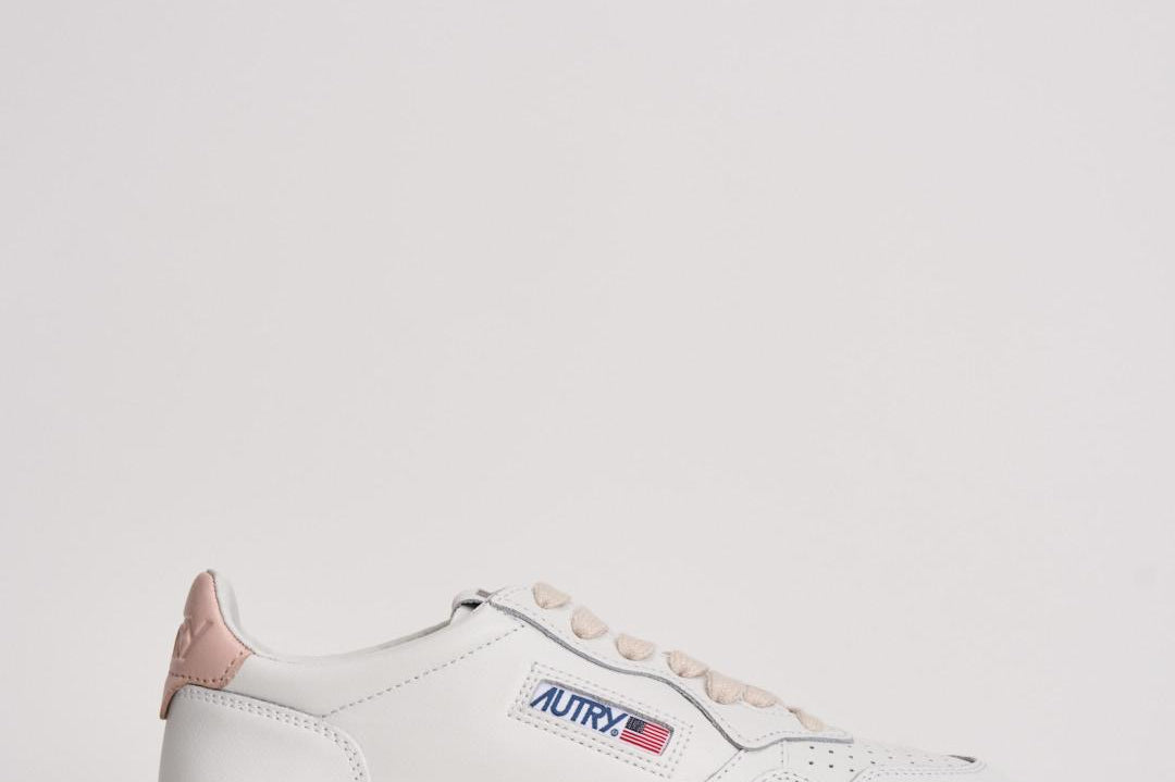 Sneakers Medalist Low donna bianca e rosa. AULW LL16 AUTRY 