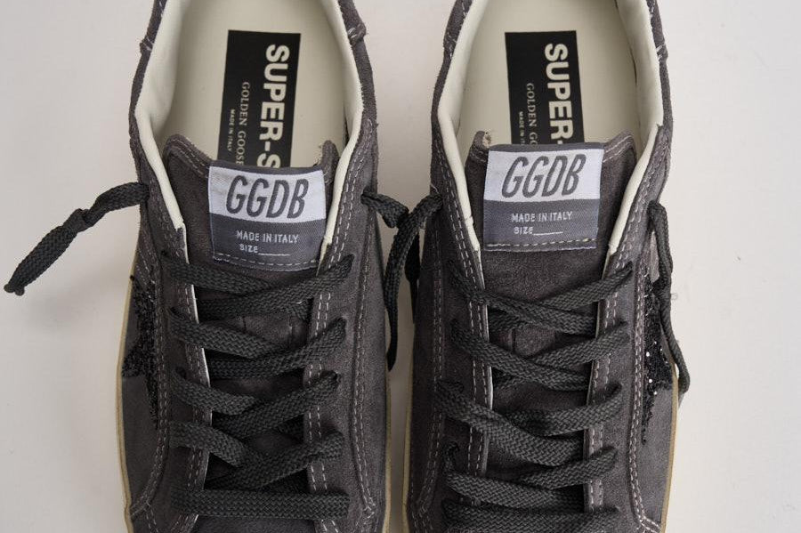 Sneakers donna Super Star in suede grigio GWF01002 F00814160661 GOLDEN GOOSE 