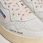 Sneakers uomo Medalist Low bianca e celeste AULM DL01 AUTRY 