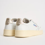 Sneakers donna Medalist Low bianca e oro AULW LL06 AUTRY 