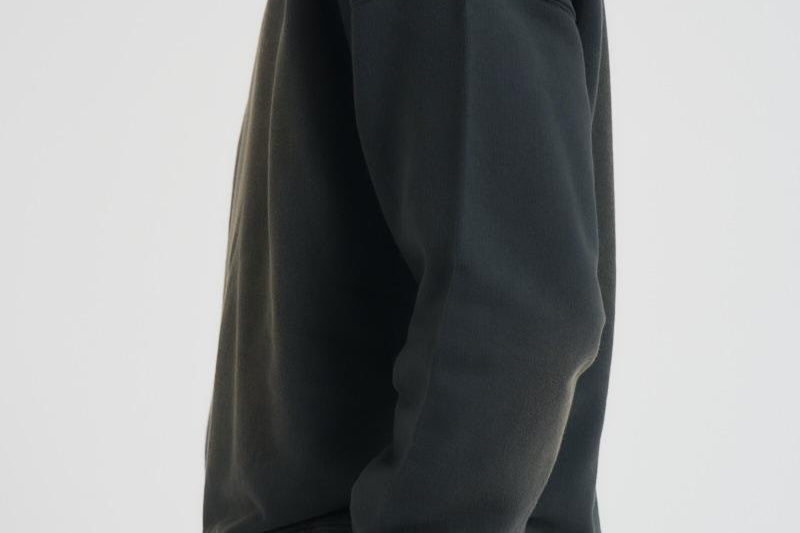 Felpa uomo effetto slavato nera GUP01938 P00214690498 GOLDEN GOOSE 