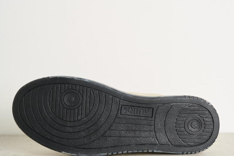 Sneakers donna Medalist effetto vintage AVLW AD01 AUTRY 