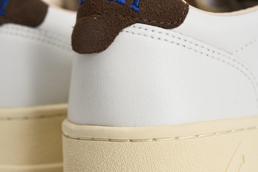 Sneakers uomo Medalist Low bianca e marrone AULM HJ03 AUTRY 