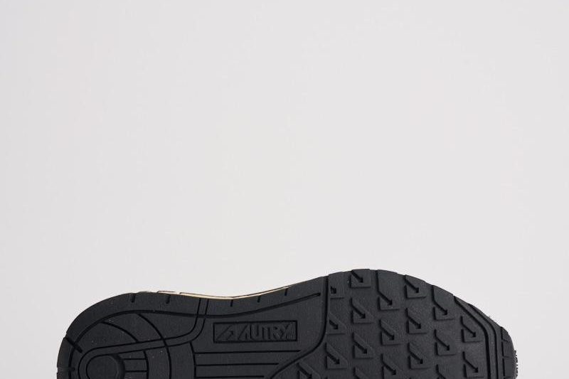 Sneakers uomo Reelwind low in suede grigio WVLM TN03 AUTRY 